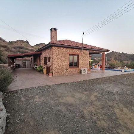 Kalamospito House *